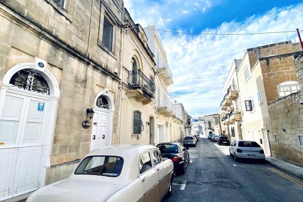 Free Breakfast, Pool, Spacious Aircon Hideaway Mosta Exterior foto