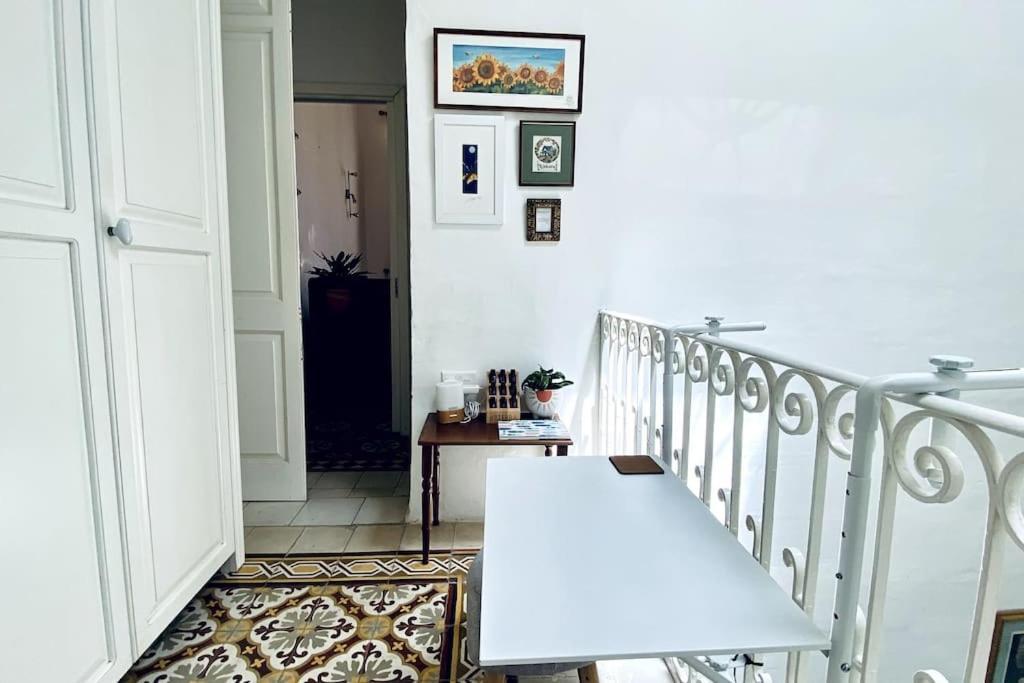 Free Breakfast, Pool, Spacious Aircon Hideaway Mosta Exterior foto