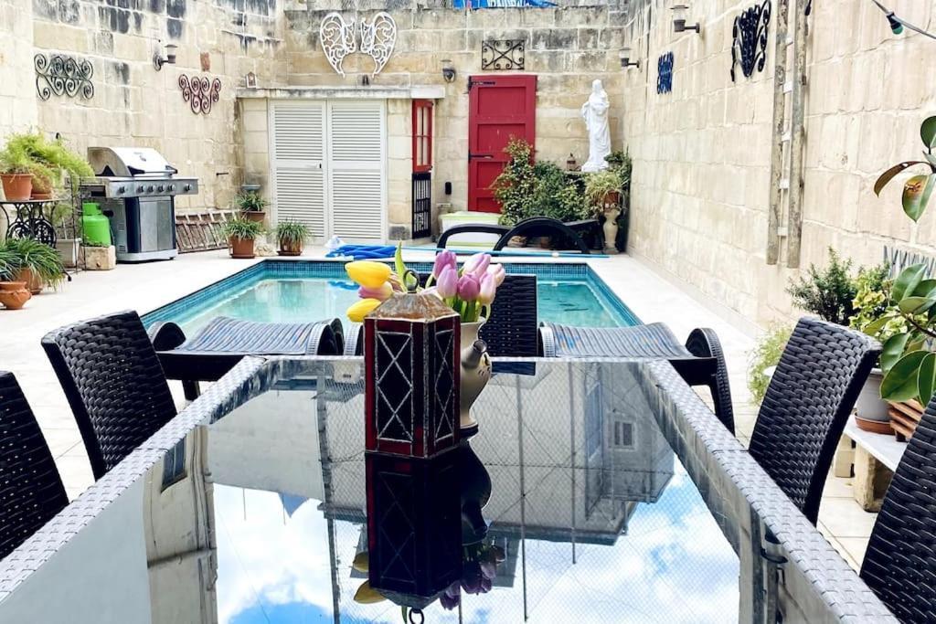 Free Breakfast, Pool, Spacious Aircon Hideaway Mosta Exterior foto