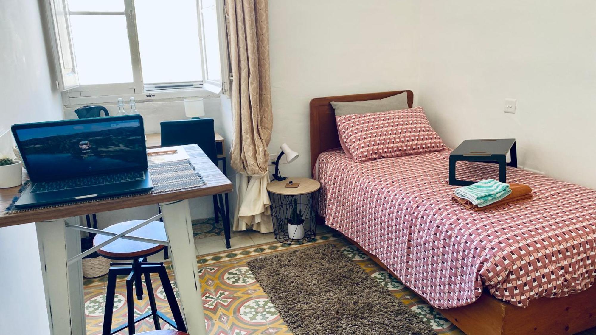 Free Breakfast, Pool, Spacious Aircon Hideaway Mosta Exterior foto